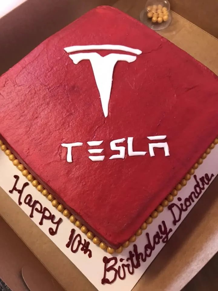 Tesla birthday cake made by Kiss Me Cakes